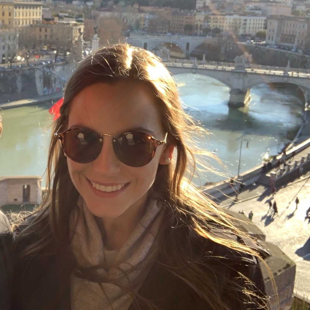 Meet your Posher, Danielle